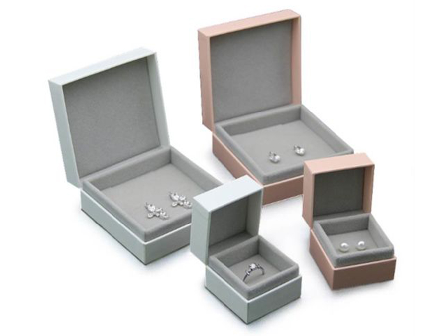 Velvet boxes for jewellery