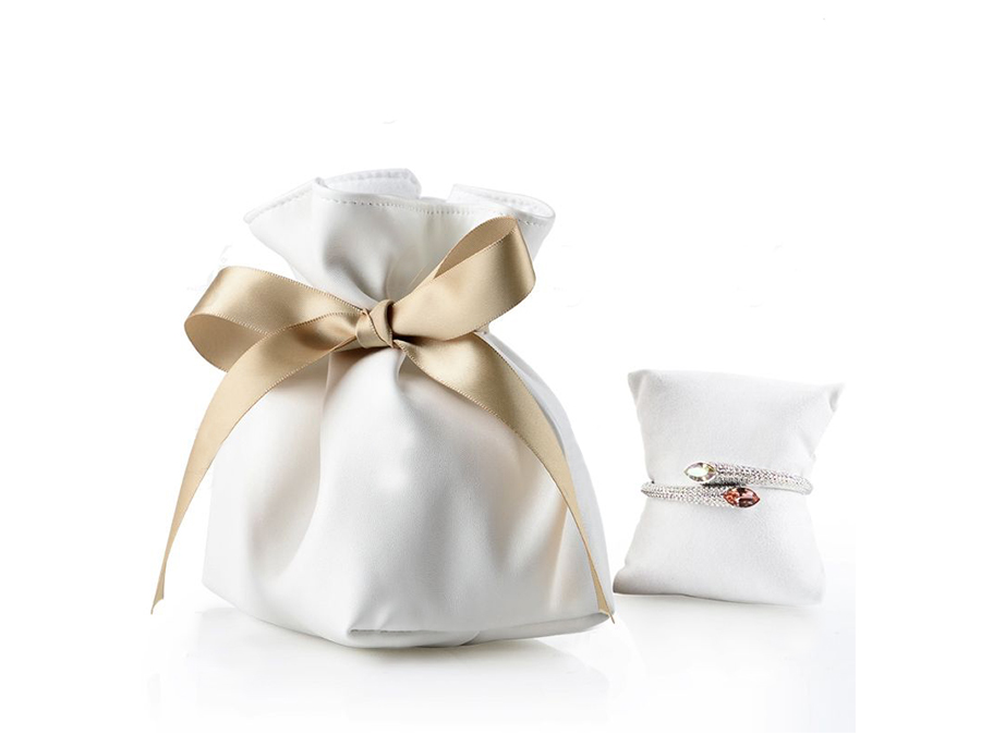 Luxury pouch with pillow insert