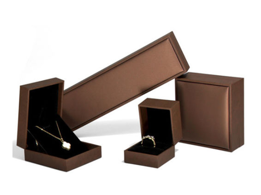 Customized leather jewelry box