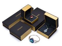 Plastic jewelry case