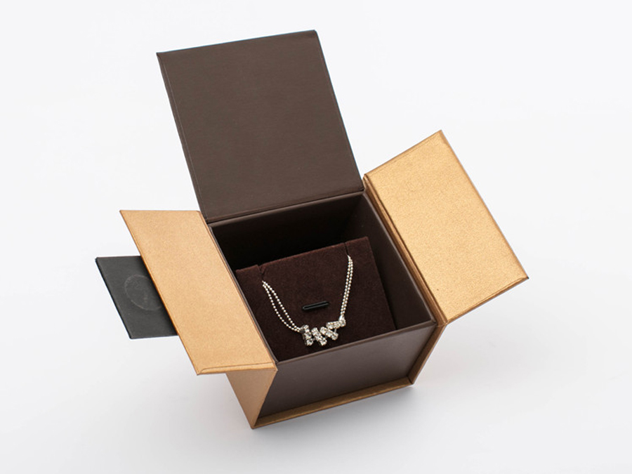 fashion accessories packaging