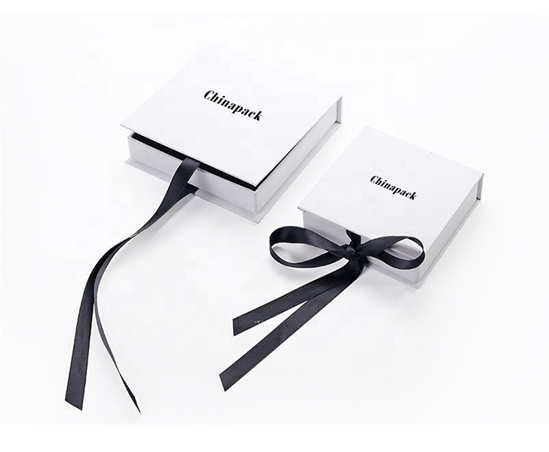 custom boxes with ribbon