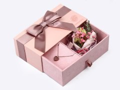 pink jewelry gift boxes