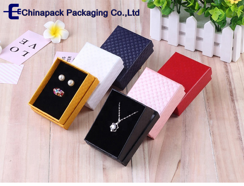 Benefits of Paper Precious Jewelry Product Packaging Linings