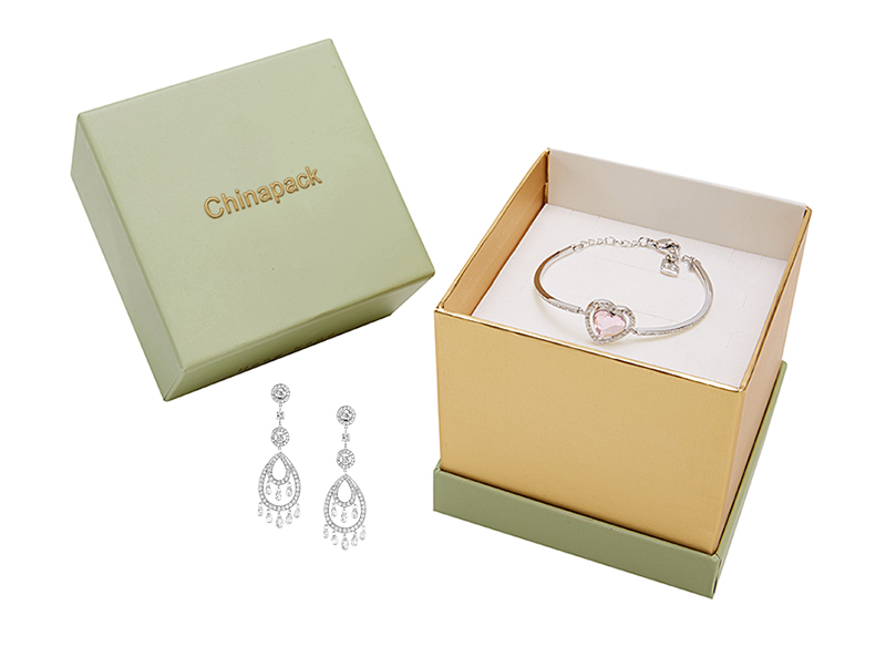 custom printed jewelry packaging