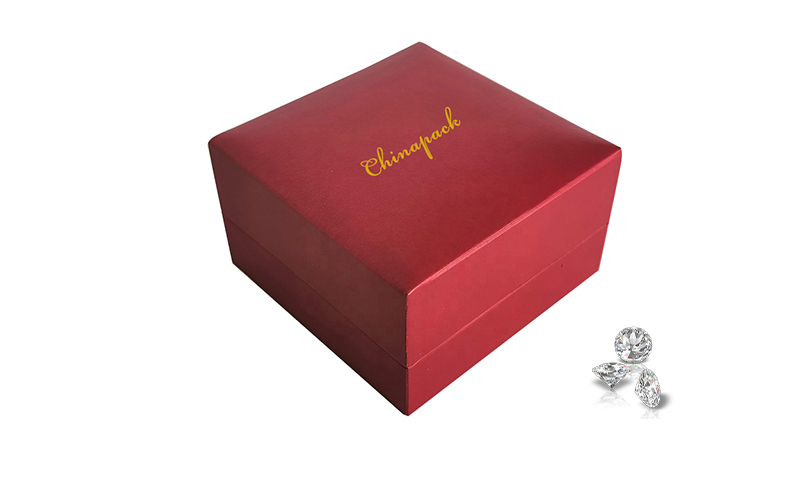 Christmas red jewelry box