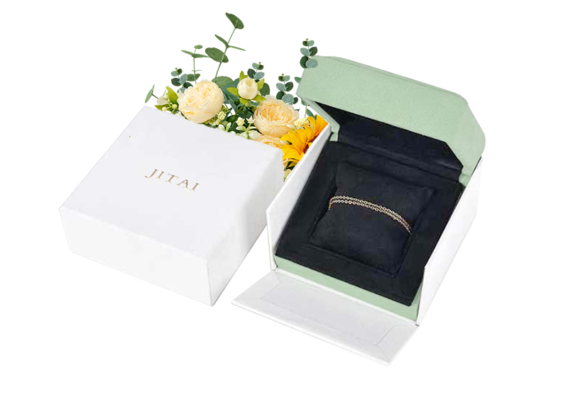 JPB121 pale green jewellery packaging