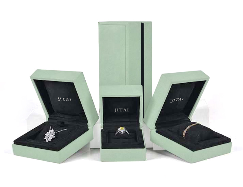 JPB121 pale green jewellery packaging