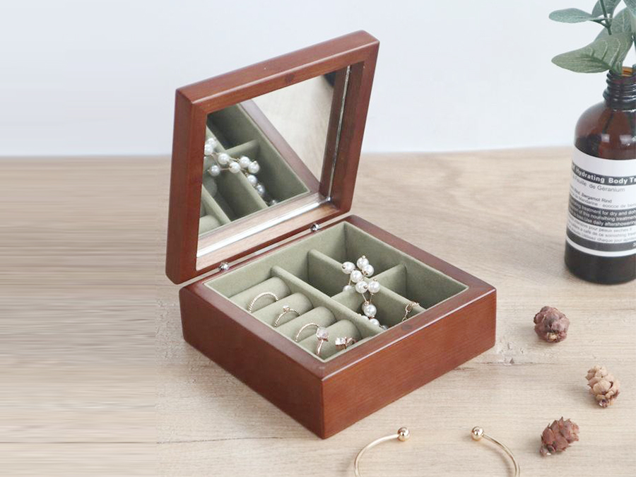 JWB040 jewellery packaging with a mirror