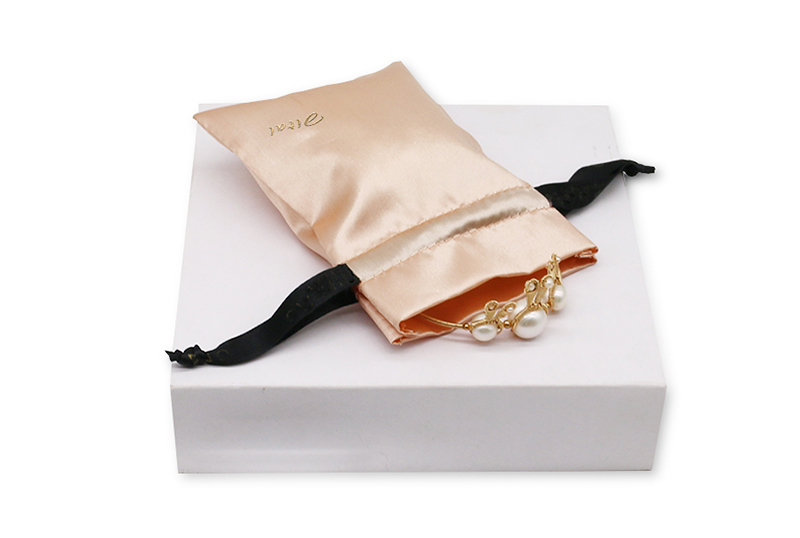 JPD055 Champagne jewellery pouch