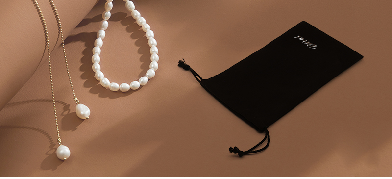 JPD068 black velvet jewellery pouch