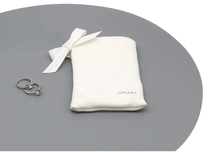 JPD078 white velvet jewellery pouch